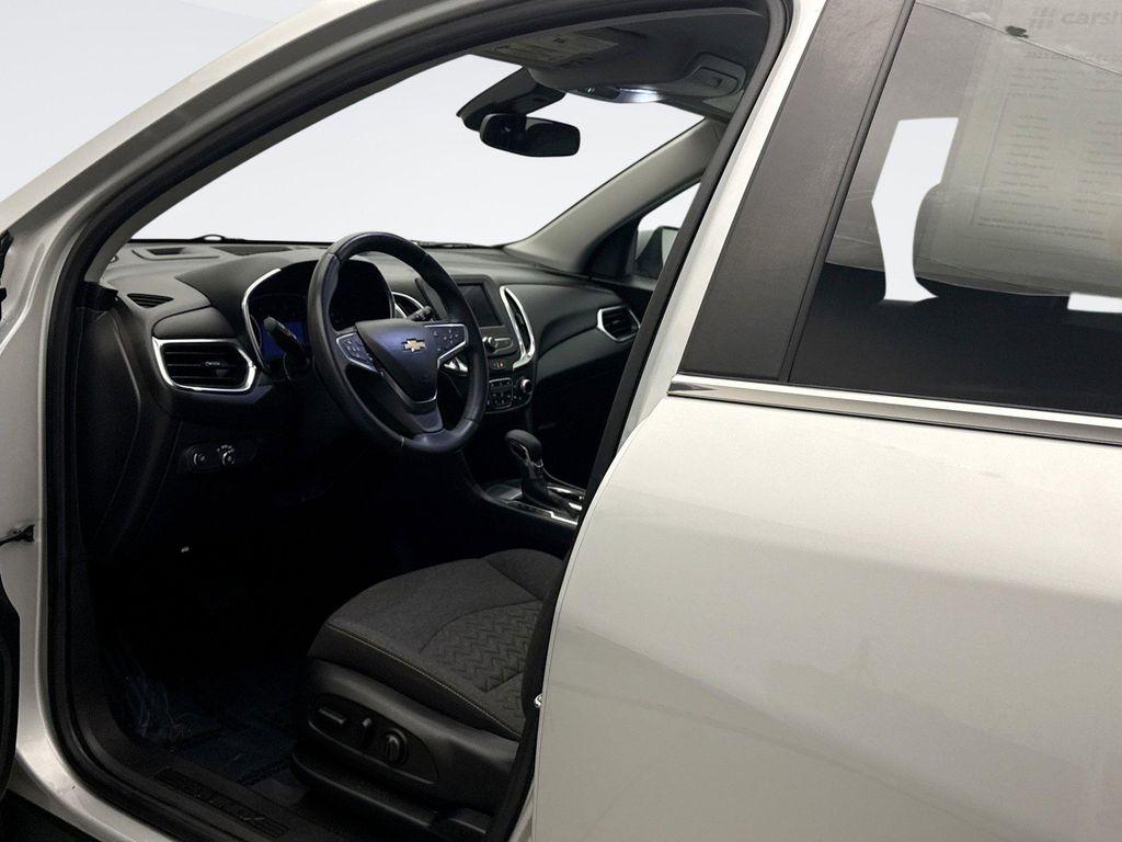 used 2022 Chevrolet Equinox car, priced at $22,000