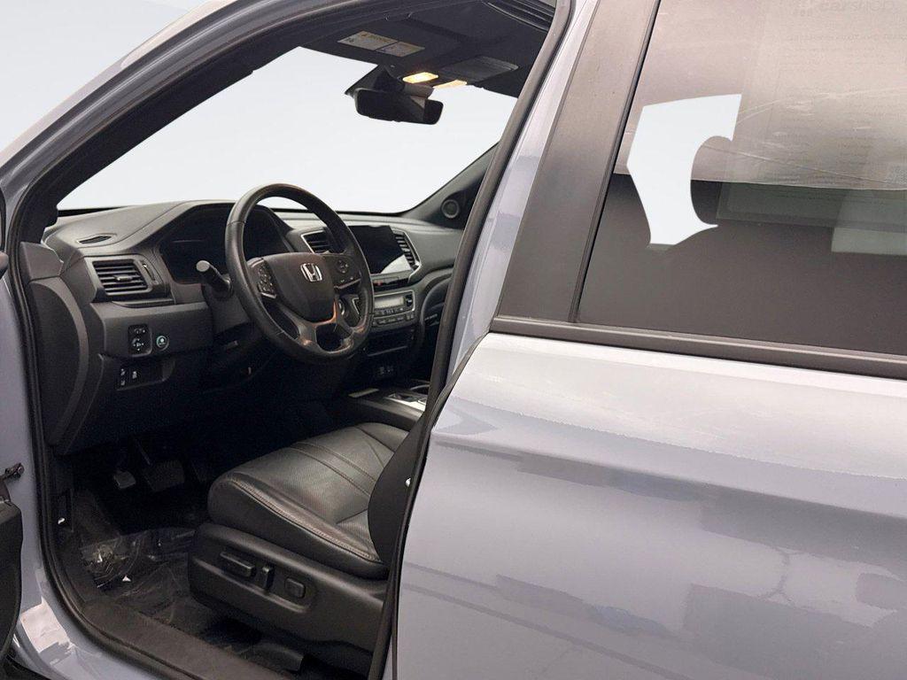 used 2022 Honda Pilot car, priced at $32,598