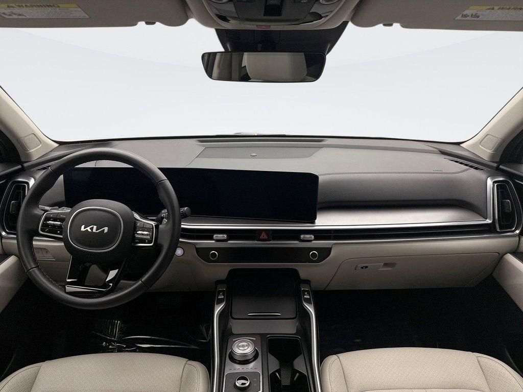 used 2025 Kia Sorento Hybrid car, priced at $35,898