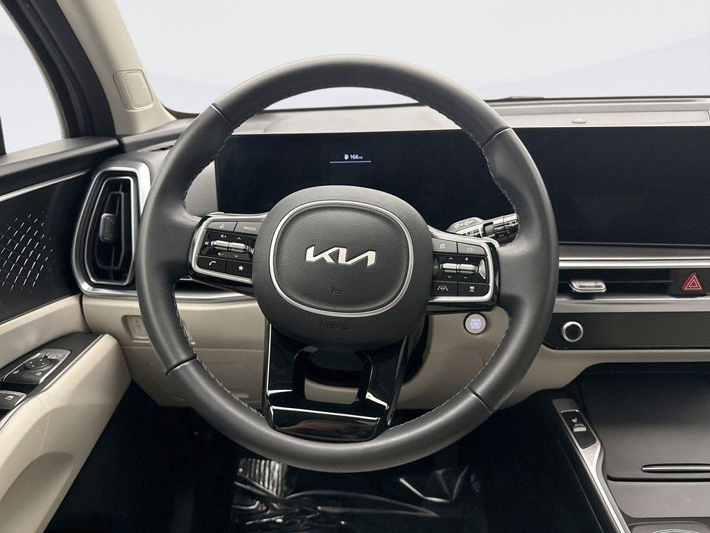 used 2025 Kia Sorento Hybrid car, priced at $35,898