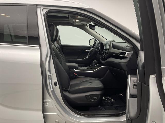 used 2022 Toyota Highlander car, priced at $36,800