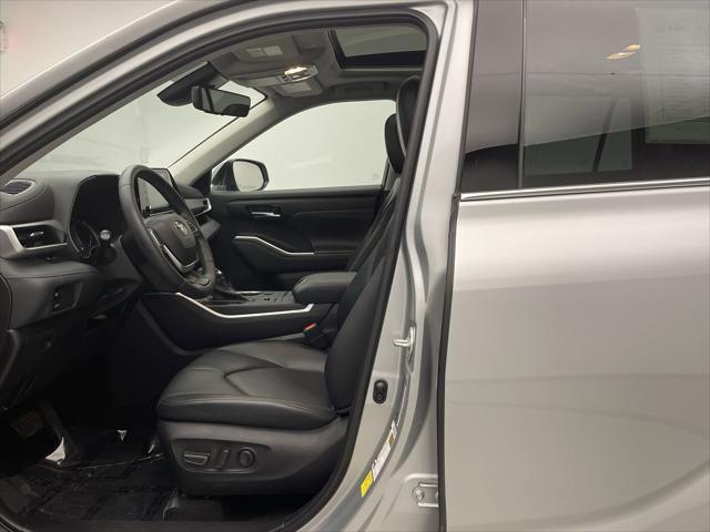 used 2022 Toyota Highlander car, priced at $36,800