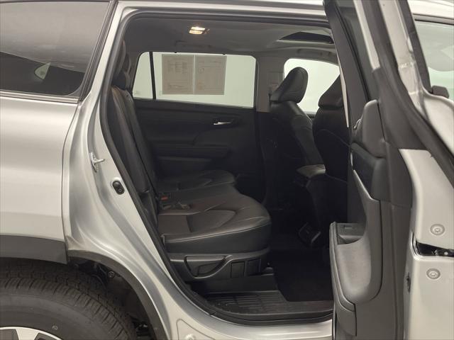 used 2022 Toyota Highlander car, priced at $36,800