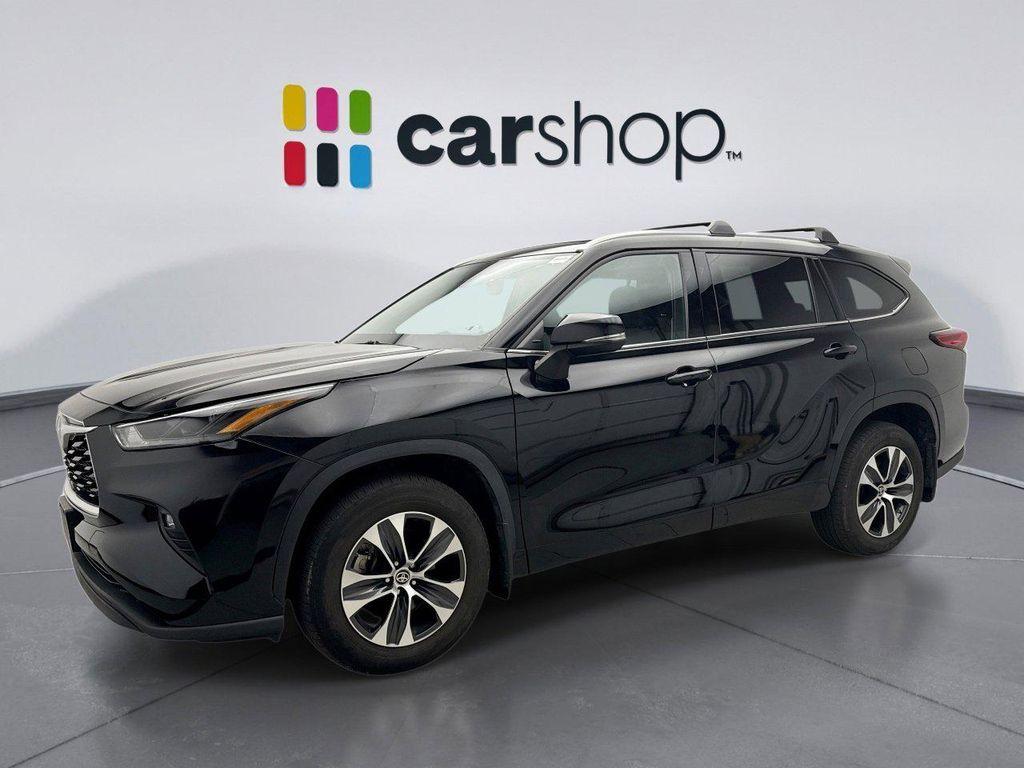 used 2022 Toyota Highlander car, priced at $37,499