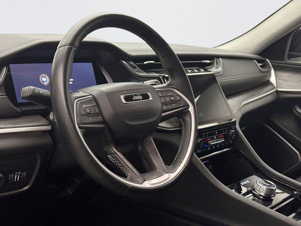 used 2022 Jeep Grand Cherokee car, priced at $34,000