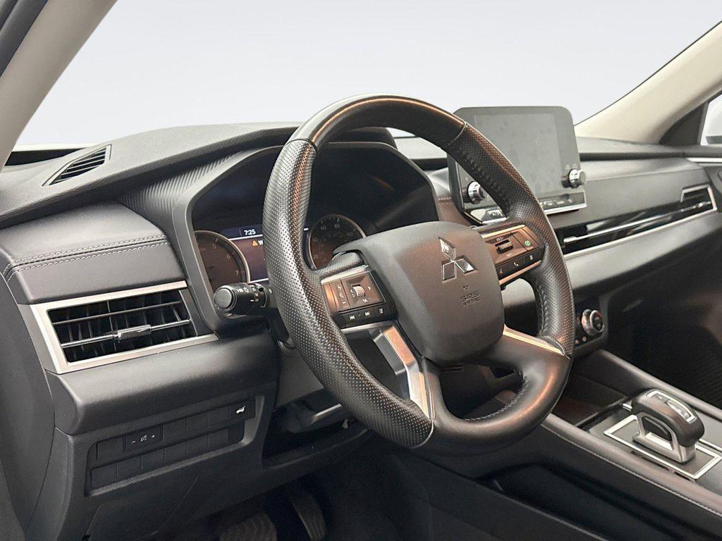 used 2024 Mitsubishi Outlander car, priced at $23,899