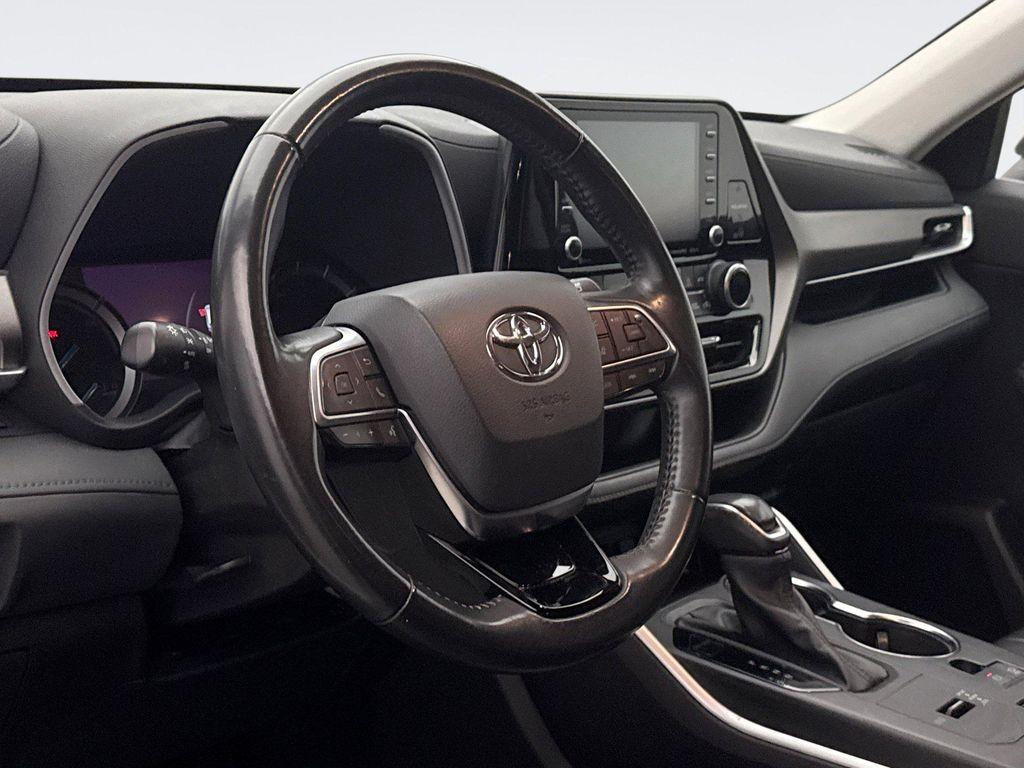 used 2021 Toyota Highlander Hybrid car, priced at $37,699