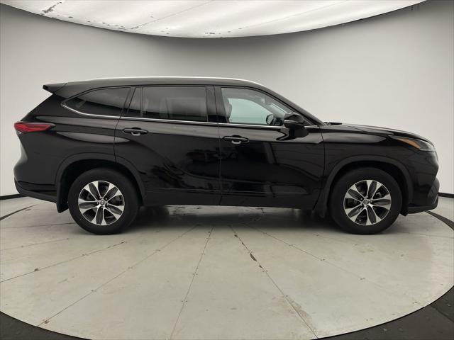 used 2021 Toyota Highlander car, priced at $35,199