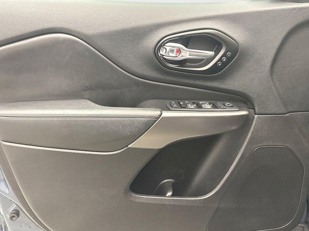 used 2021 Jeep Cherokee car, priced at $20,749