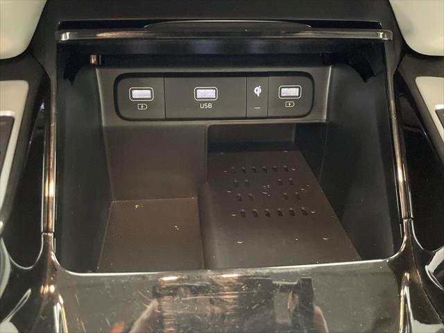 used 2024 Kia Sorento Hybrid car, priced at $36,799