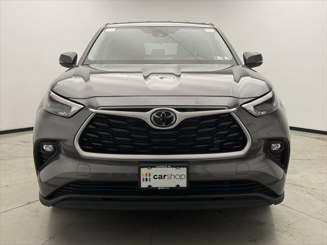 used 2022 Toyota Highlander car, priced at $32,599