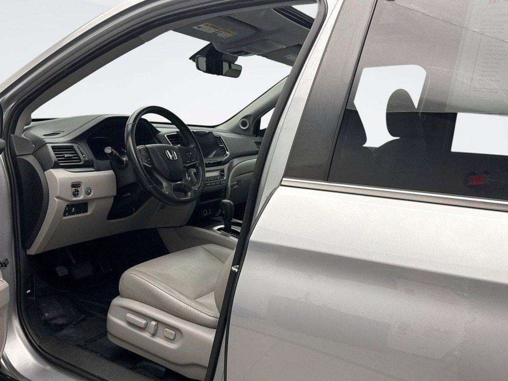 used 2019 Honda Pilot car, priced at $24,650
