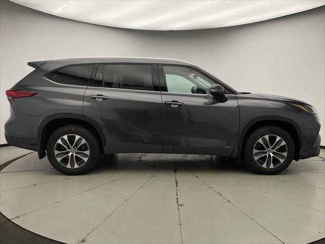 used 2022 Toyota Highlander Hybrid car, priced at $37,149