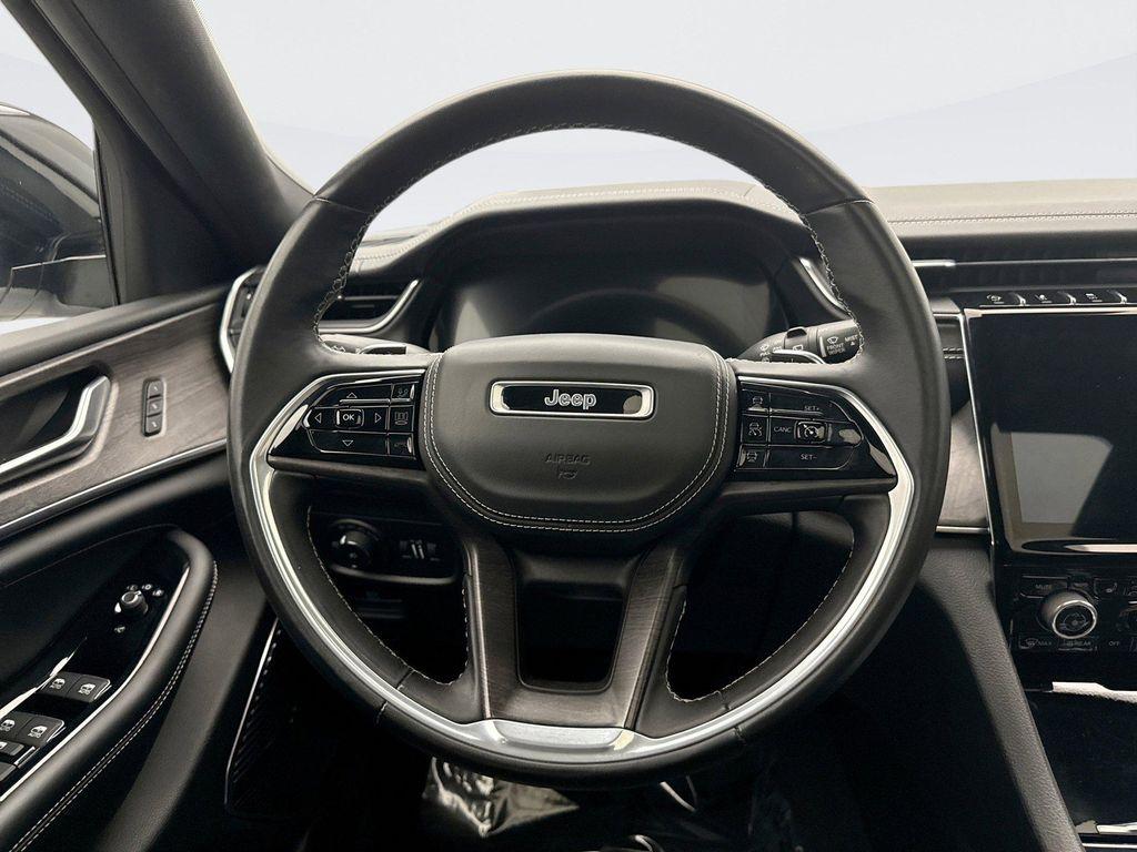 used 2022 Jeep Grand Cherokee car, priced at $33,598