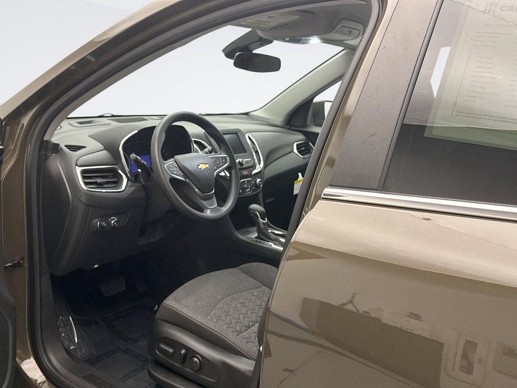 used 2023 Chevrolet Equinox car, priced at $22,899