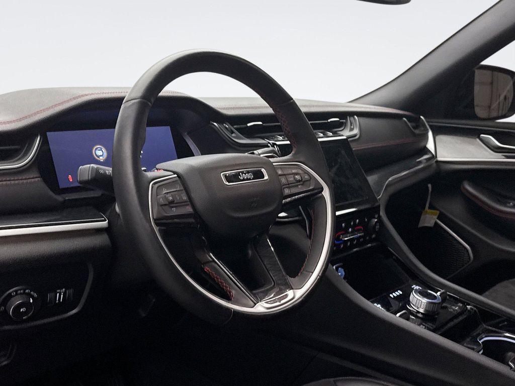 used 2022 Jeep Grand Cherokee car, priced at $33,599