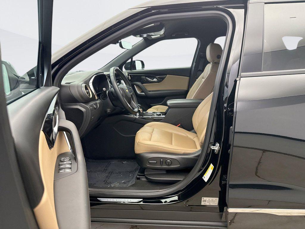 used 2023 Chevrolet Blazer car, priced at $32,999