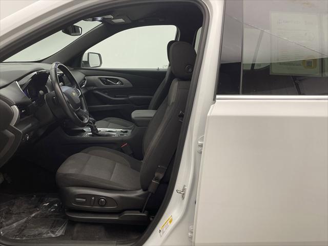 used 2022 Chevrolet Traverse car, priced at $31,498