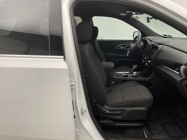 used 2022 Chevrolet Traverse car, priced at $31,498