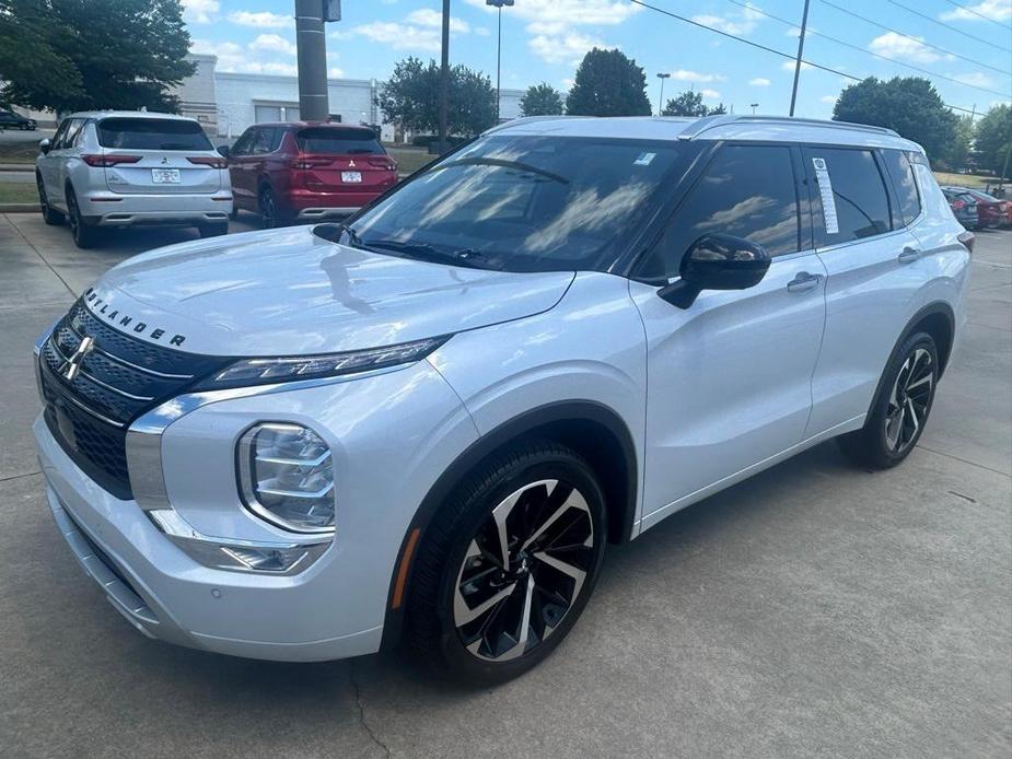 new 2024 Mitsubishi Outlander car, priced at $40,045