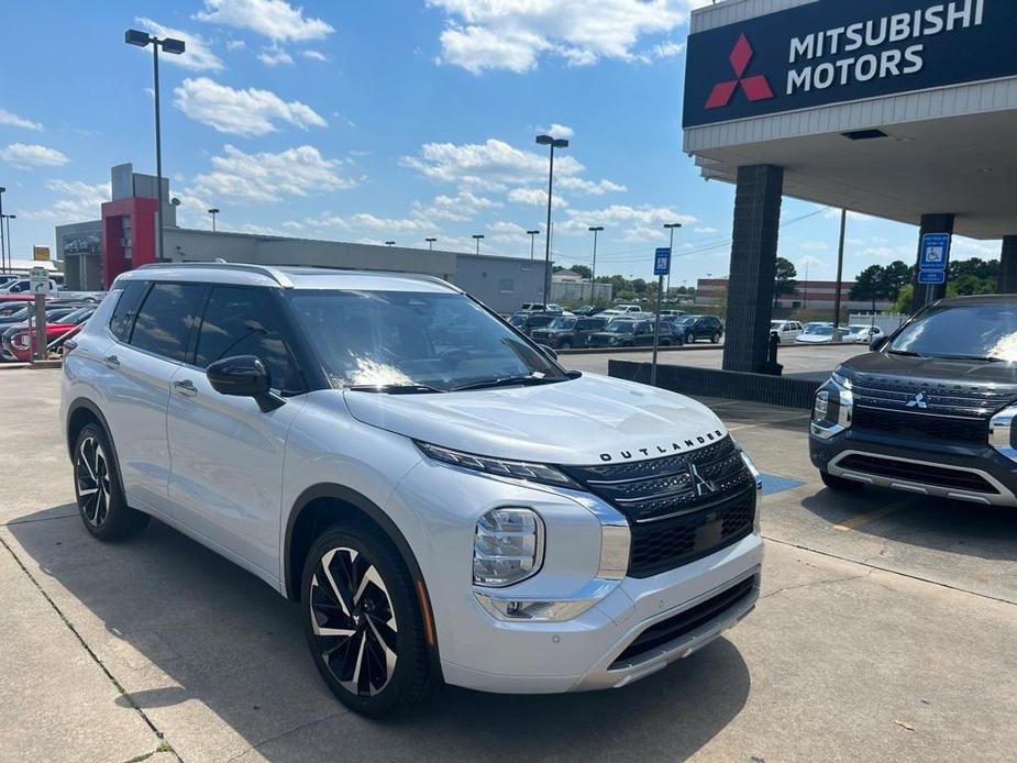 new 2024 Mitsubishi Outlander car, priced at $40,045