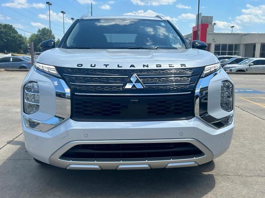 new 2024 Mitsubishi Outlander car, priced at $40,045