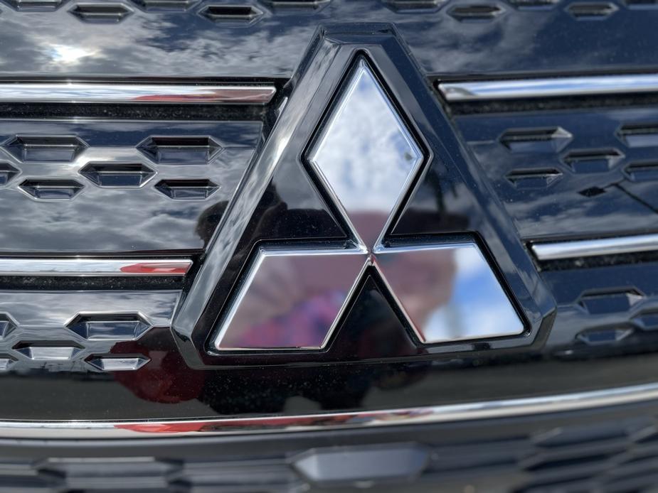 new 2024 Mitsubishi Outlander car, priced at $36,601