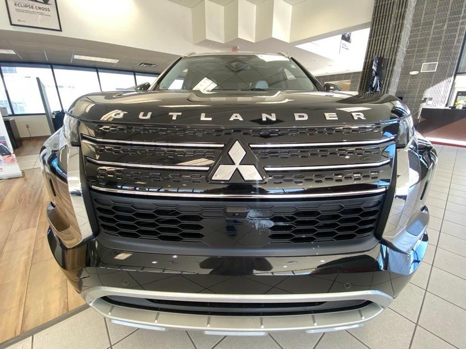 new 2024 Mitsubishi Outlander car, priced at $39,601