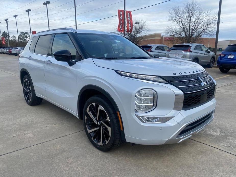 new 2024 Mitsubishi Outlander car, priced at $35,505