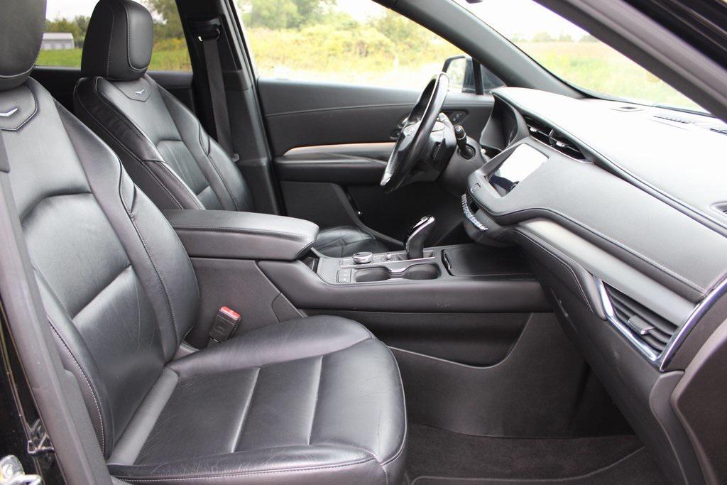 used 2022 Cadillac XT4 car, priced at $21,000