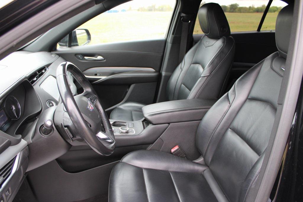used 2022 Cadillac XT4 car, priced at $21,000