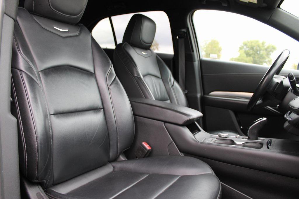used 2022 Cadillac XT4 car, priced at $21,000