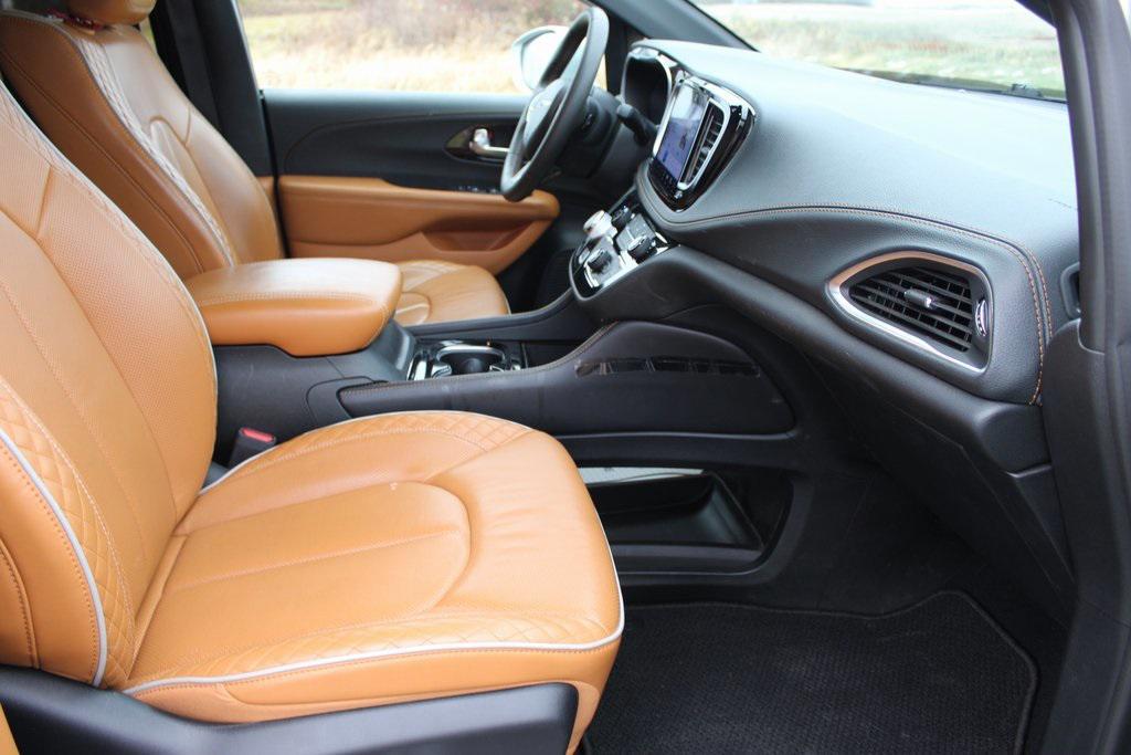 used 2022 Chrysler Pacifica car, priced at $36,960