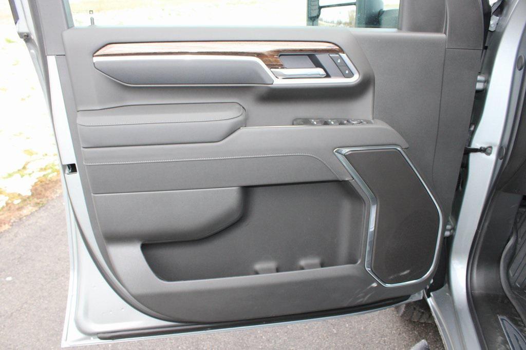 new 2026 GMC Sierra 2500 car, priced at $67,293