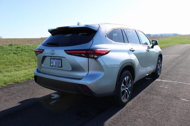 used 2022 Toyota Highlander car, priced at $31,997