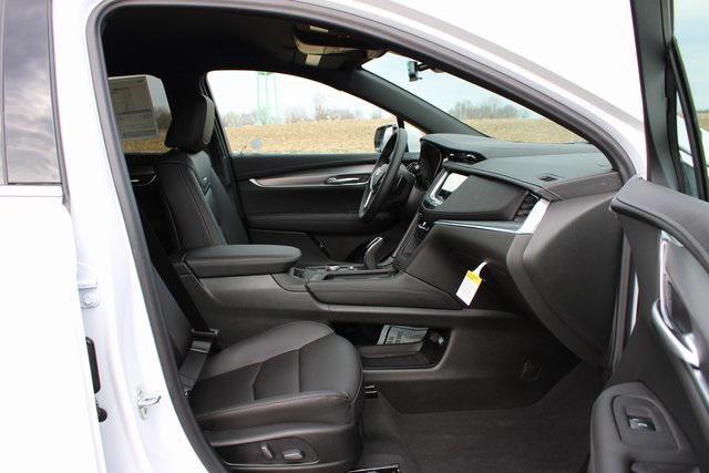 new 2025 Cadillac XT5 car, priced at $45,250