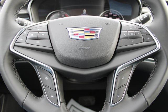new 2025 Cadillac XT5 car, priced at $45,250