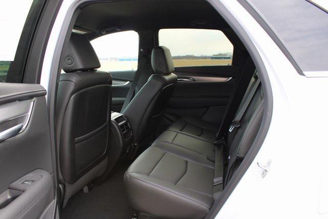 new 2025 Cadillac XT5 car, priced at $45,250