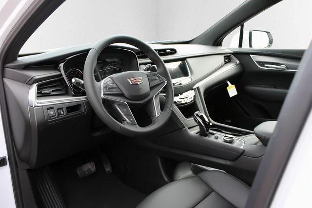 new 2025 Cadillac XT5 car, priced at $43,788