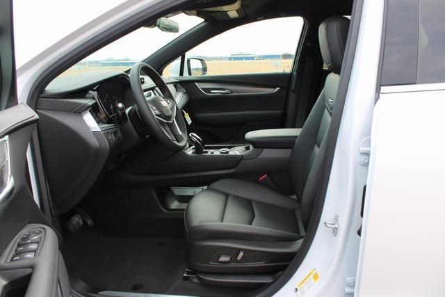 new 2025 Cadillac XT5 car, priced at $45,250