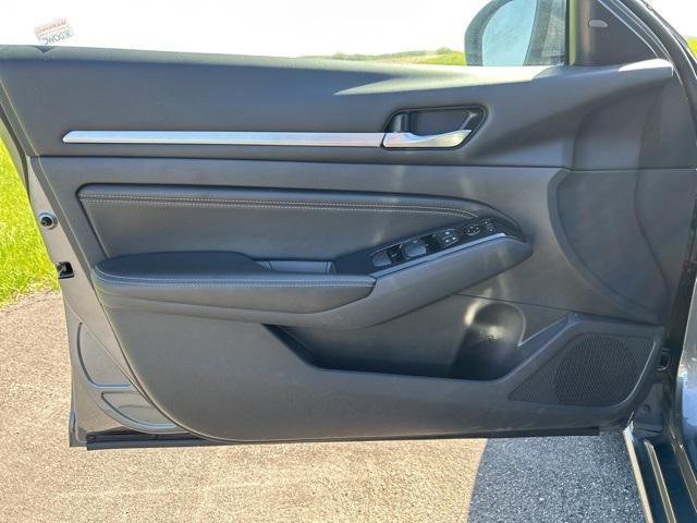 used 2023 Nissan Altima car, priced at $21,998