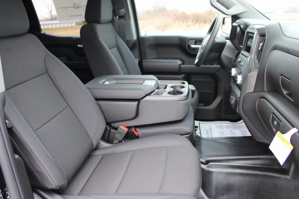 new 2026 GMC Sierra 1500 car, priced at $49,752