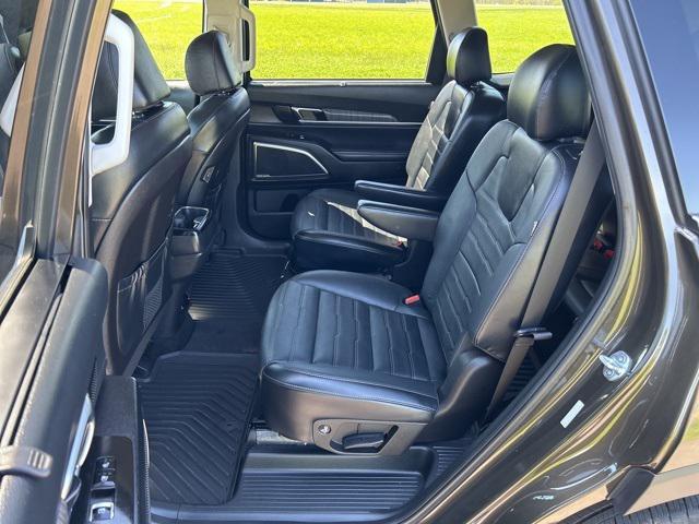 used 2024 Kia Telluride car, priced at $37,000