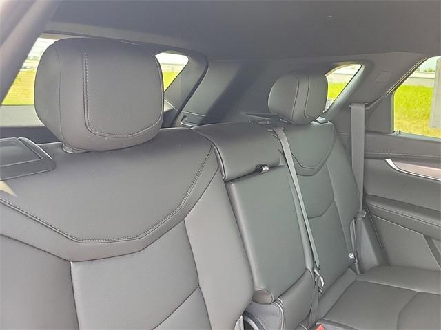 new 2024 Cadillac XT5 car, priced at $40,840