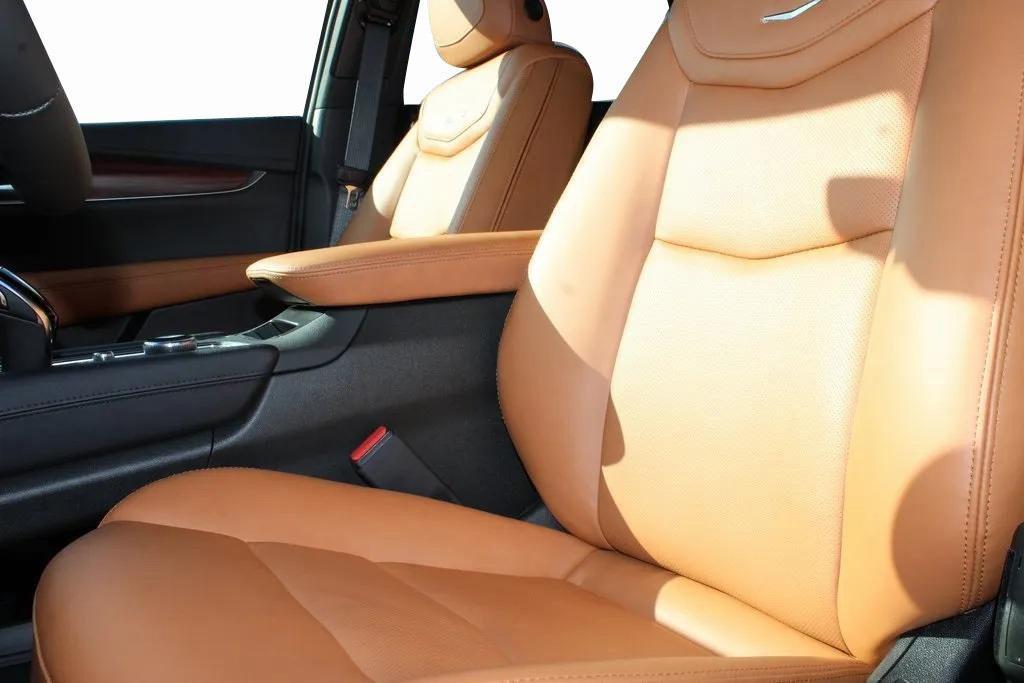 new 2025 Cadillac XT5 car, priced at $57,167