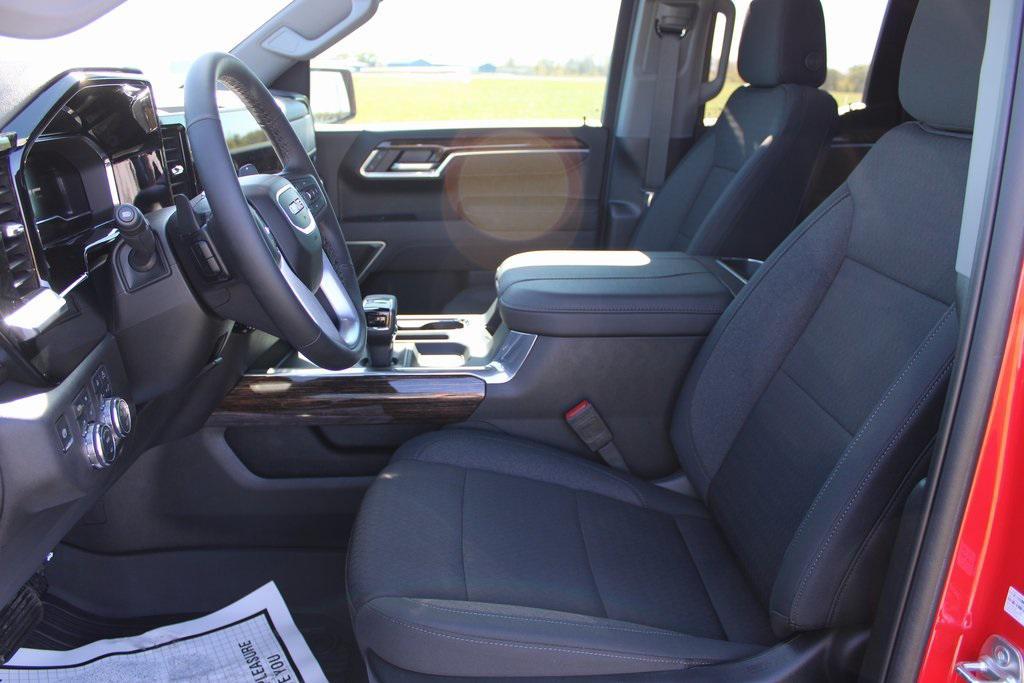 new 2025 GMC Sierra 1500 car, priced at $54,634