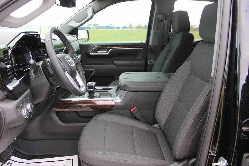 new 2025 GMC Sierra 1500 car, priced at $55,294