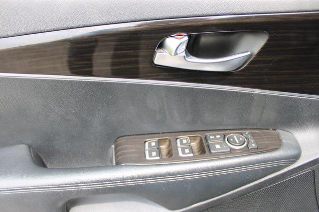 used 2020 Kia Sorento car, priced at $13,492
