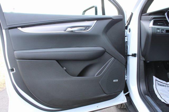 new 2025 Cadillac XT5 car, priced at $46,240