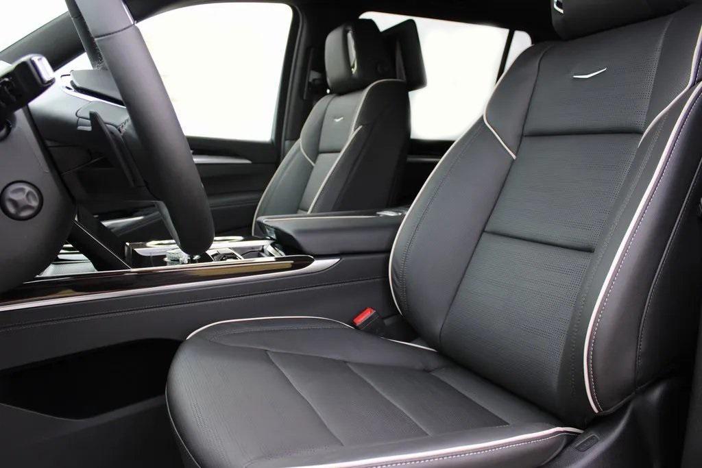 new 2025 Cadillac Escalade ESV car, priced at $118,204